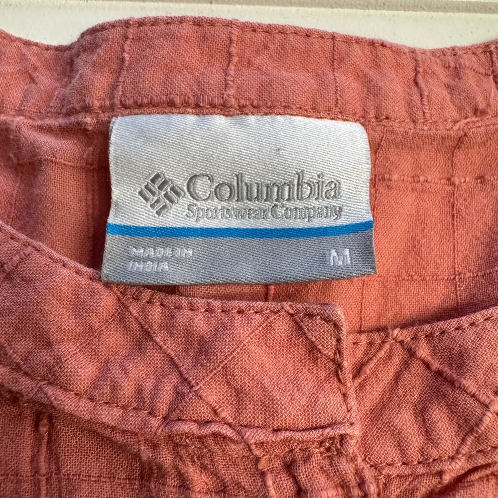 Columbia Women’s M Coral Orange Pink Sleeveless Button Up Textured Shirt Blouse - Picture 3 of 8